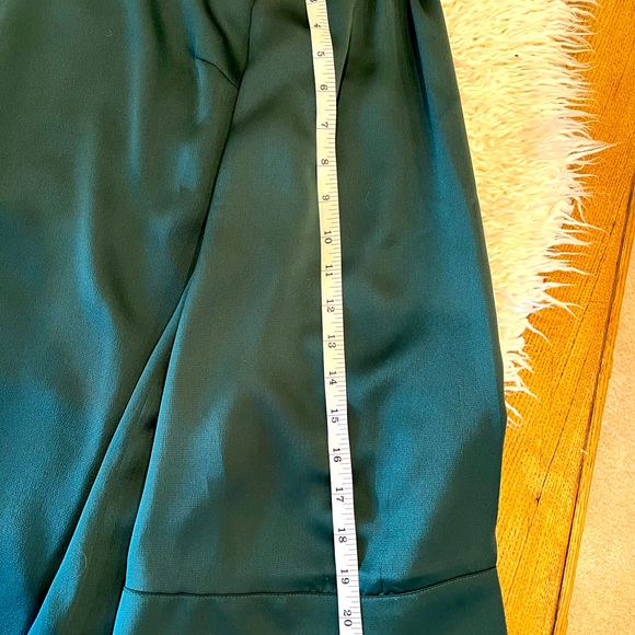 Shift Dress with Ruffle open back - Picture 5 of 8